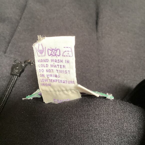 Isabella Bird Sz M Sleeveless Square Neck Fitted Black Dress LBD Minimalist 24P - Picture 7 of 7